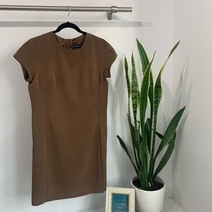 TRISTAN & ISEUT - Classy brown dress size 10 Made in Canada 🇨🇦 open front